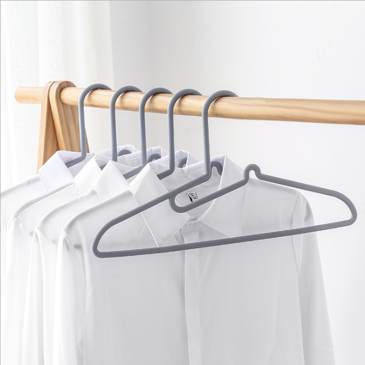 Non-slip hanger